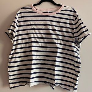 ✨ Old Navy Striped T-Shirt with Pink Crew Neck, size XL